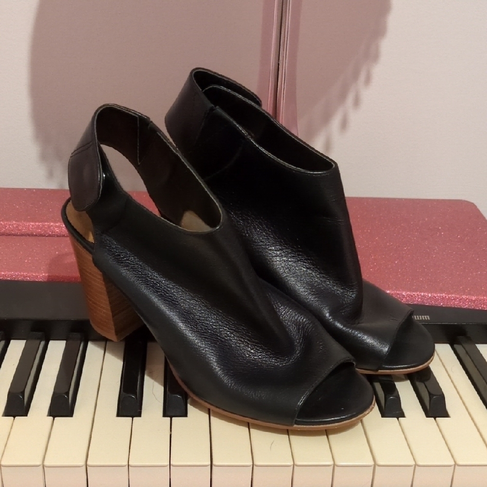 Black Women's Open-Toe Heeled Sandals